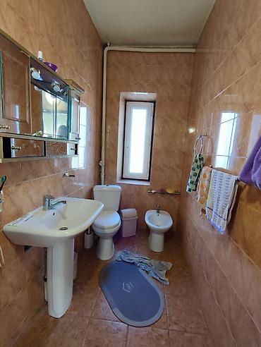 Продажа коттеджей и домов: 🏡 СРОЧНО! Продается 2-х этажный дом в престижном районе города Бишкек! — 11