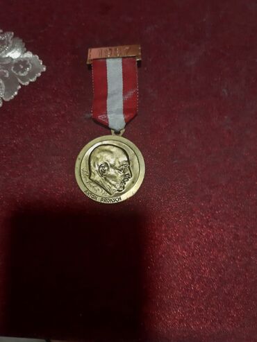 Značke, ordenje i medalje: Medalja iz godine 1987 pise cija je na njoj srecno