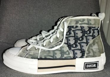 Women's Sneakers and athletic shoes: 37.5 na lalafo.rs — 18 Women's Sneakers and athletic shoes: 37.5 — 18