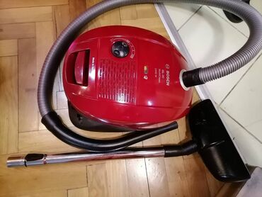 Klasični usisivači: Usisivac PHILIPS na kesu. dobar kompletan. 2400 w Vuce kao lud — 2