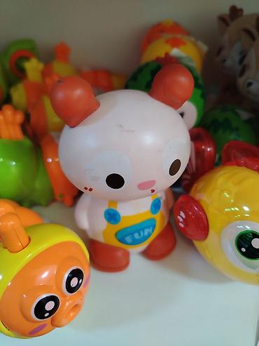 kinder stranger: Заводная игрушка «Забавный зверёк» - Материал: пластик. - Компактный — 1
