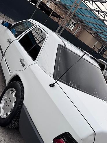 бампер 124: Mercedes-Benz W124: 1988 г., 2.3 л, Механика, Бензин, Седан — 3