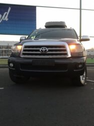 Toyota: Toyota Sequoia: 2009 г., 5.7 л, Автомат, Бензин, Внедорожник — 1