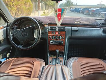 Mercedes-Benz: Mercedes-Benz E-Class (W210) sedan - Kuzov: qara rəng, 4 qapı, sedan — 11