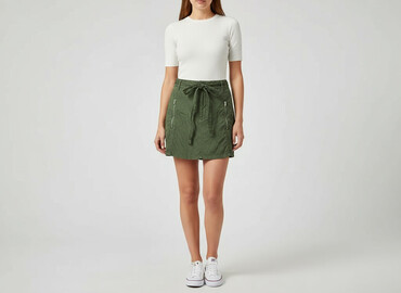 spódnice skórzane z cwiekami: Stradivarius, Women`s skirt, size L