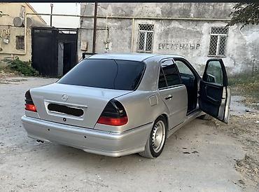 mos: Mercedes-Benz C-Class: 2.2 l | 1994 il Sedan — 6