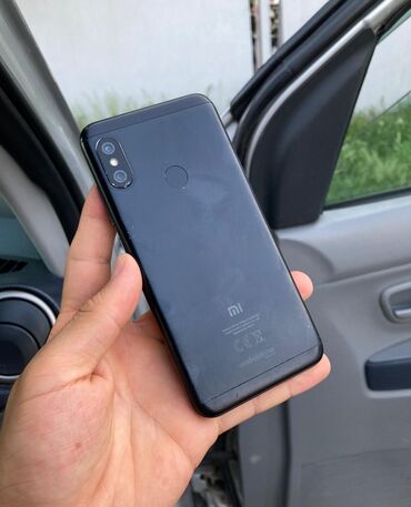 тел ми: Xiaomi, Mi A2 Lite, Б/у, 64 ГБ, цвет - Черный, 2 SIM