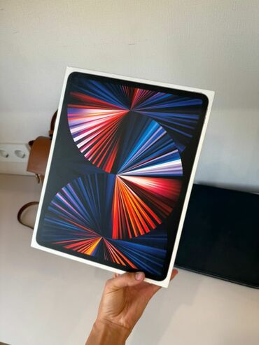 Планшеты: Планшет, Apple, память 256 ГБ, 12" - 13", Б/у, Классический цвет - Черный