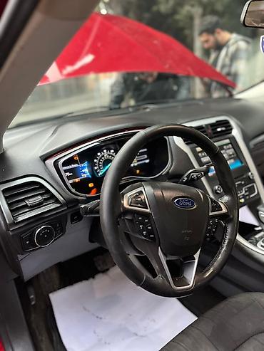 muhərrik ucun zaryatka verən: Ford Fusion sedan - Kuzov: sedan, qırmızı rəng - Mühərrik: EcoBoost — 10