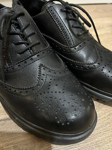 Digər ayaqqabılar: 1.Ботинки Натуральная кожа Размер 39 Цена 60 azn 2. Зимние ботинки — 2