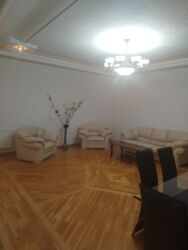 Uzunmüddətli kirayə mənzillər: Şəhərin mərkəzində 3otaqlı mənzil icarəyə verilir.İşığı suyu — 9