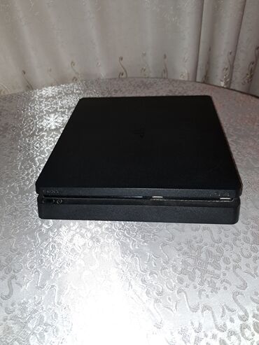 plesdesn: Ps4 slim 800 gb accontda ARK survival evolved Mortal kombat 11