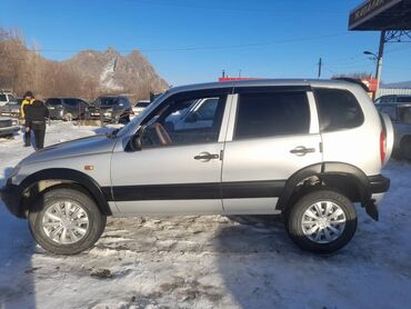 нива кузув: Chevrolet Niva: 2004 г., 1.7 л, Механика, Бензин, Кроссовер