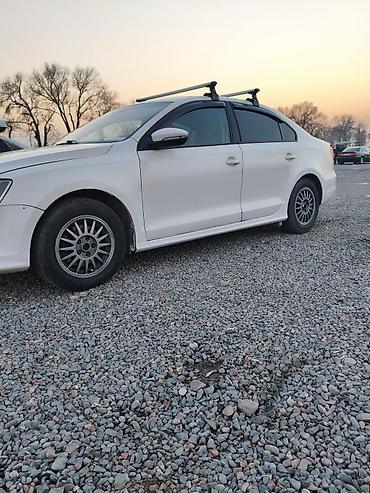 Volkswagen: Volkswagen Jetta: 2015 г., 1.6 л, Механика, Бензин, Седан — 2