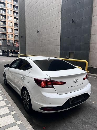 k 8: Hyundai Elantra: 2018 г., 1.6 л, Вариатор, Бензин, Седан — 6