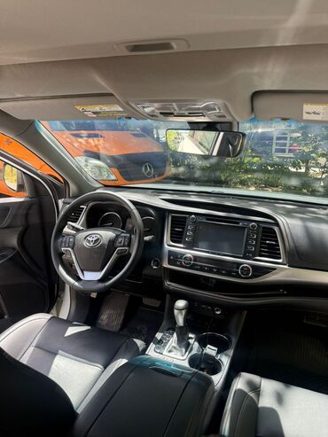 toyota highlander: Toyota Highlander: 2019 г., 3.5 л, Типтроник, Бензин, Внедорожник