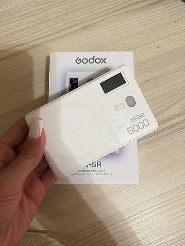 sehne isiqlari: Godox MA5R 5000 – maqnitlə şarj olunan tam rəngli LED işıq - Kompakt — 2
