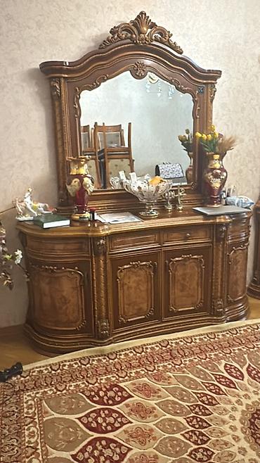 Klassik üslubda böyük güzgülü konsol/bufet - Material: təbii ağacdan lalafo.az -da Klassik üslubda böyük güzgülü konsol/bufet - Material: təbii ağacdan