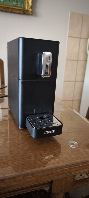 fen za vreli vazduh: Cremesso aparat za kafu, koriscen nekoliko puta, bez ikakvih