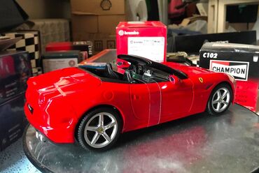 Avtomobil modelləri: Коллекционная модель Ferrari California T Open Red 2014 BBurago Scale — 19
