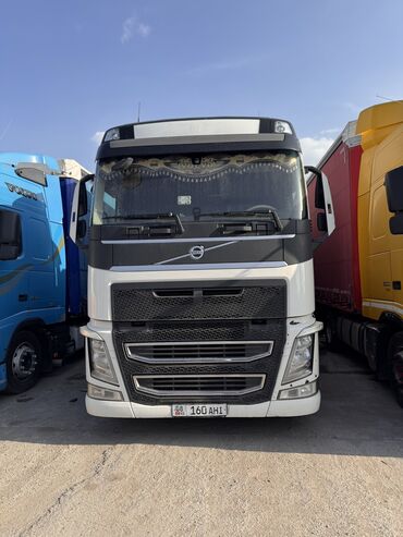 Прицепы и полуприцепы: Прицеп, Volvo, Шторный, от 12 т, Б/у