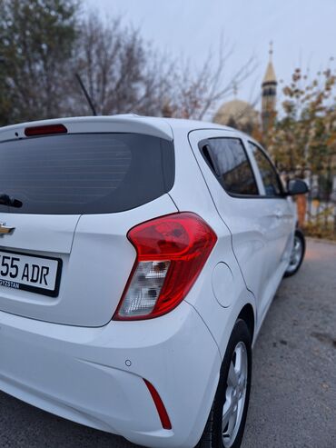 Chevrolet: Chevrolet Spark: 2019 г., 1 л, Вариатор, Бензин, Хэтчбэк — 10