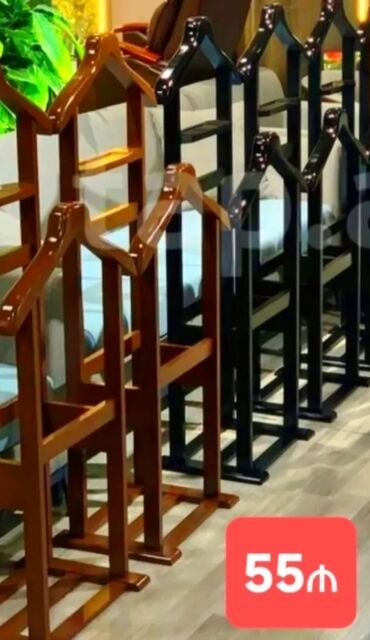 Stend vitrinləri: Paltar valet stendi palto, köynək, şalvar və aksesuarların səliqəli