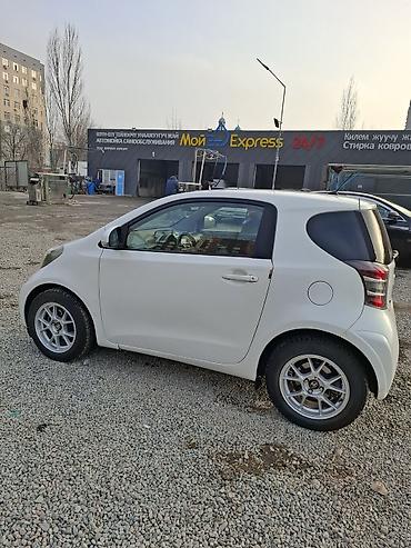 Toyota: Toyota iQ: 2009 г., 1.4 л, Механика, Бензин, Хэтчбэк — 3