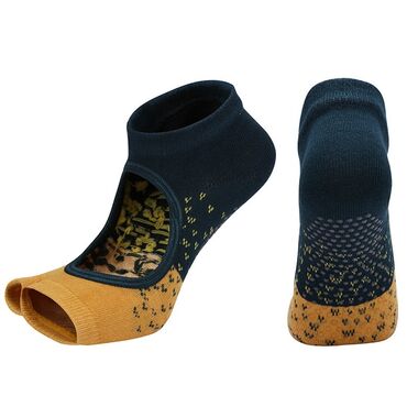 детские носки: Носки для спорта антискользящие Цвет: молочный, черный, серый