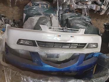 Передний бампер в сборе для Honda (эмблема Honda на решётке). Комплект
