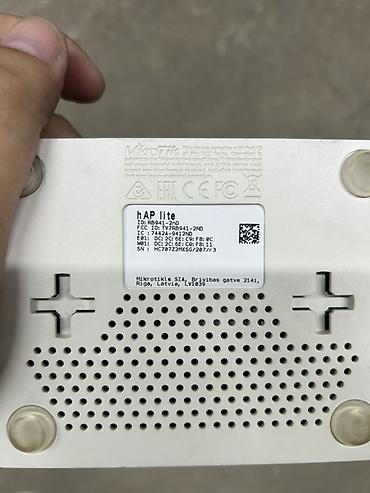 switch 2: MikroTik hAP lite (RB941-2nD) Wi‑Fi routeri - Ev və kiçik ofislər — 1