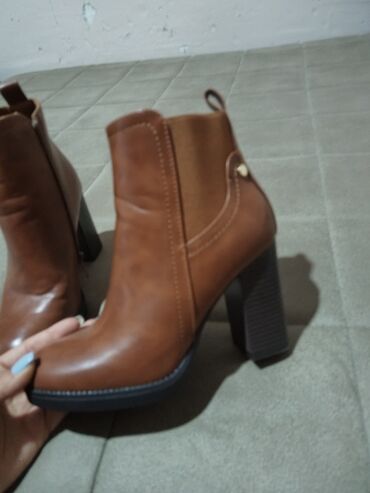 ženske cizme: Ankle boots, 37