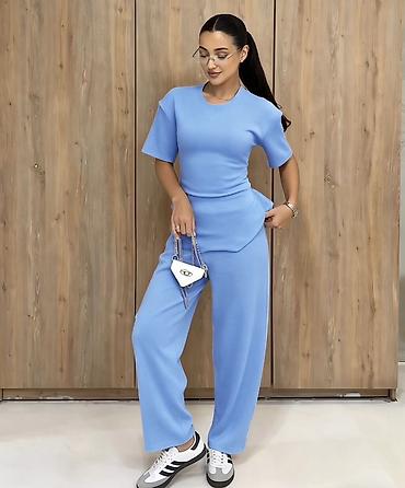 Kompleti: ✅Dvonodelni ženski komplet – top i pantalone
✅3200 — 16