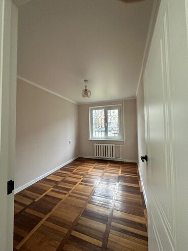 Продажа квартир: 5 и более комнат, 90 м², 104 серия, 1 этаж, Косметический ремонт — 8