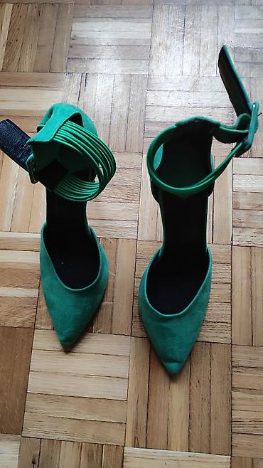 diline shoes: Štikle za žene u zelenoj boji sa špicastim vrhom i kaišem oko članka — 5