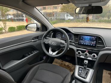 Hyundai: Hyundai Elantra: 1.6 l | 2020 il Sedan — 12