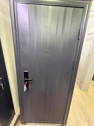 сейф для офиса: Металлическая сейфовая дверь, Без установки