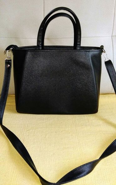 Torbe: Moderna crna torba NOVO Prelepa i moderna crna torba, potpuno nova i — 2
