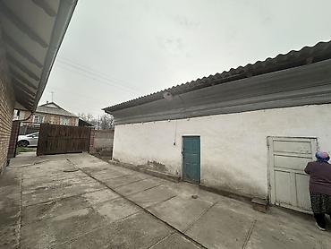 Продажа коттеджей и домов: Дом с участком - Кирпичный одноэтажный дом с мансардным треугольным — 9