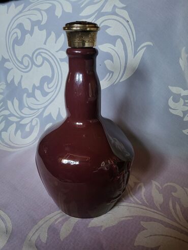 Čaše: Flasa za pice,nova,vintaz dihtujuca porcelanska. Flasa bordo boje,sve — 7