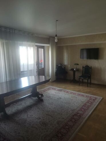 квартиры в центре бишкек: 3 комнаты, 100 м², Индивидуалка, 3 этаж, Старый ремонт