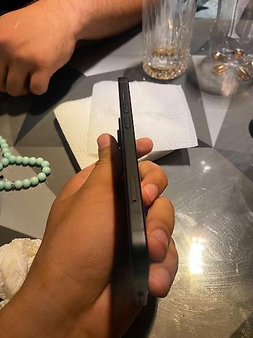corn iphone: IPhone 15, Qara — 1