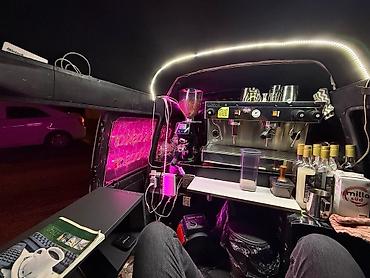hazir bar: Mobil kofe vanı – tam təchiz olunmuş “coffee van” Xüsusiyyətlər: - — 2
