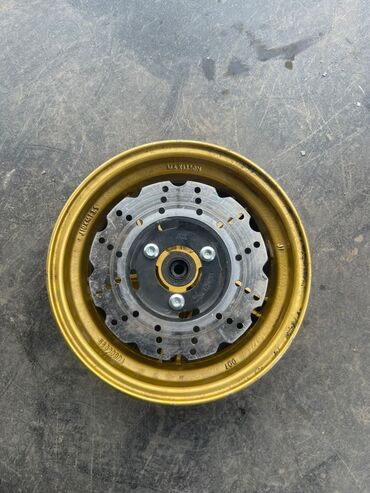 Мотозапчасти и аксессуары: Набор запчастей для малокубатурного мотоцикла/скутера: - Головка — 4