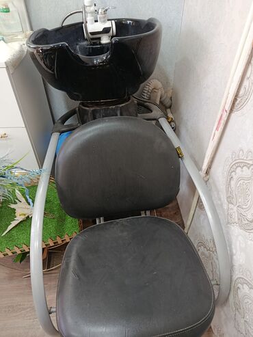 Salon masaları: Saç yumaq üçün moyka tecılı salon baglandigi üçün satılır biraz