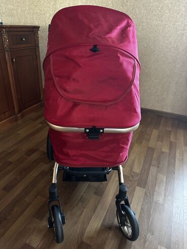 Araba-beşiklər: Yeni kimidir əla vəziyyətdədir. Transformerdir. Tutacaq ön və arxaya — 10