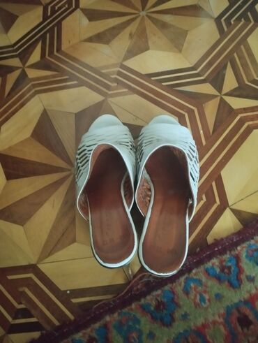 Basanoşka və səndəllər: Ölçü: 38, İşlənmiş — 11