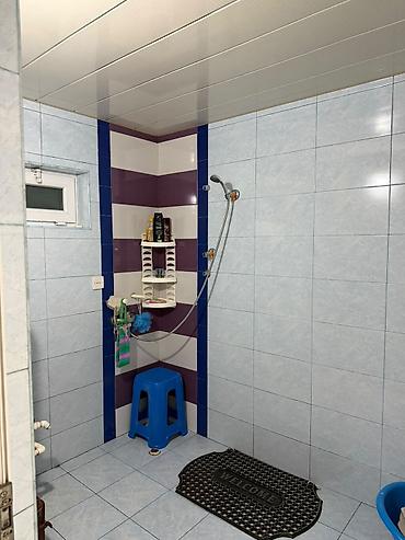 Həyət evləri və villaların satışı: Satılır: həyət evi Təsvir: - Daş hasarla əhatələnmiş, iri taxta/metal — 16