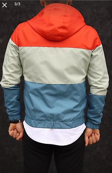 Kişi geyimləri: Kişi üçün kapüşonlu yüngül jaket - Dizayn: 3 rəngli blok – üst hissə — 3