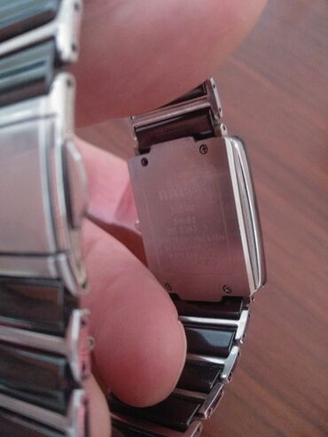 cartier saatlari: İşlənmiş, Qol saatı, rəng - Gümüşü